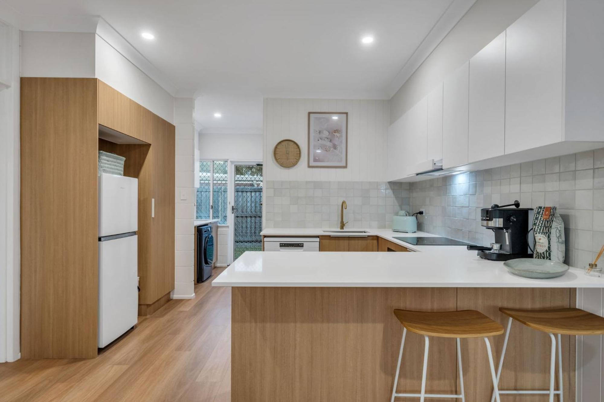 Seabreeze Units * Townsville